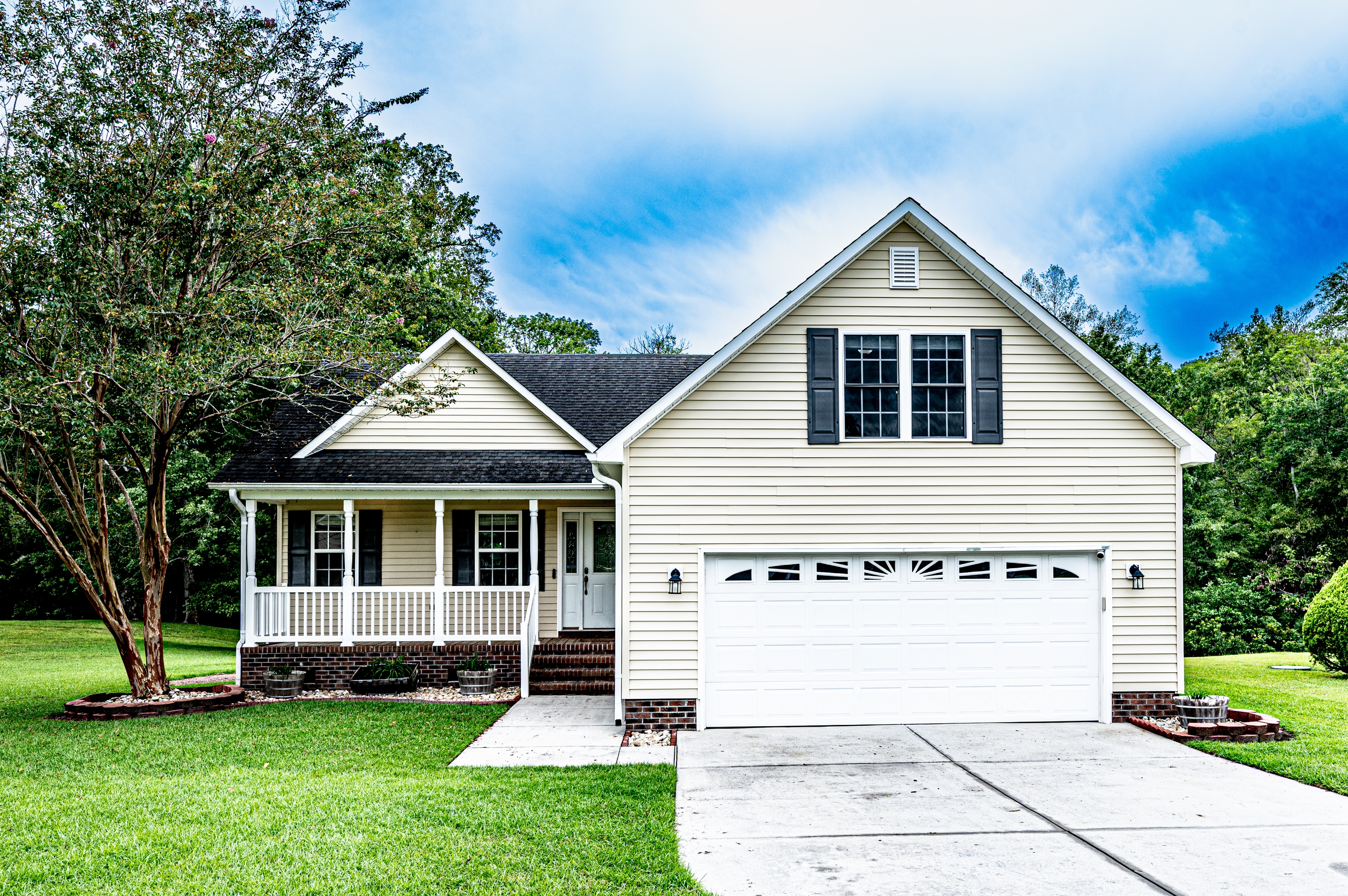211 Canterwood Lane