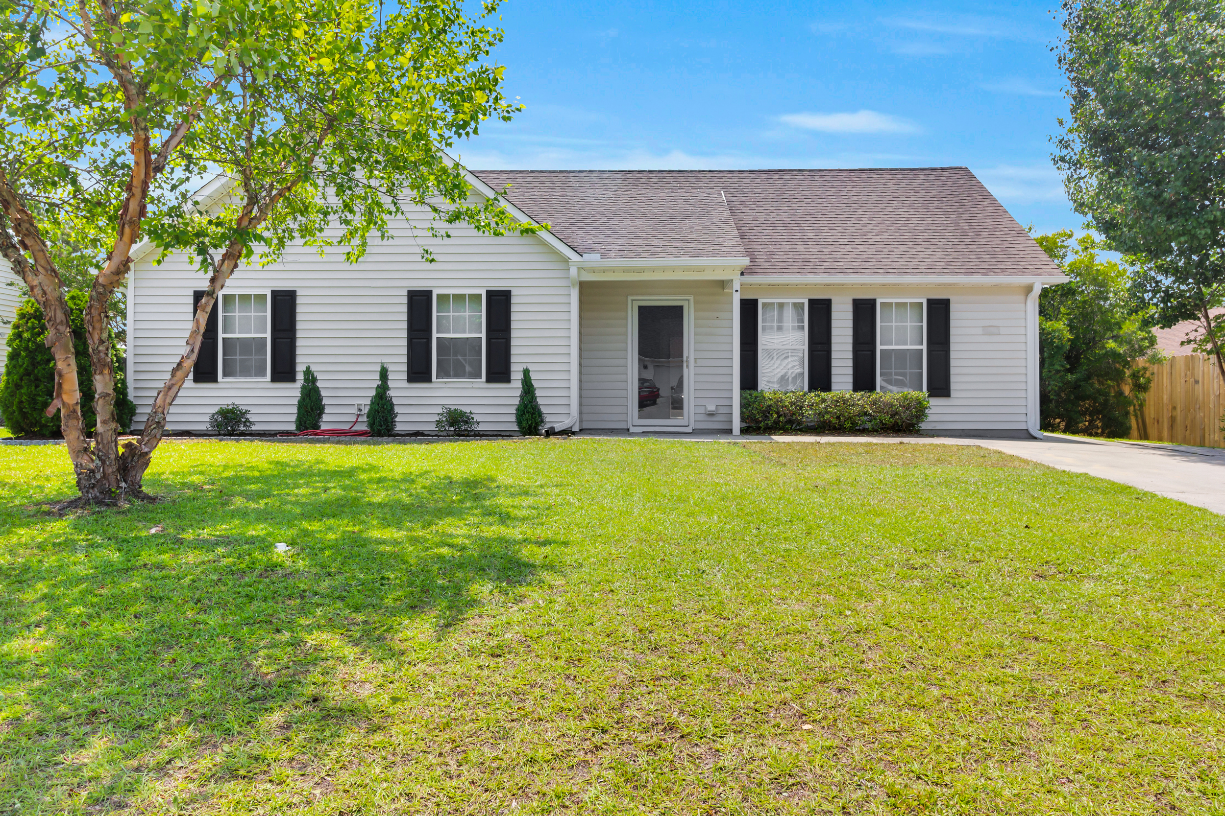 325 Foxhall Rd