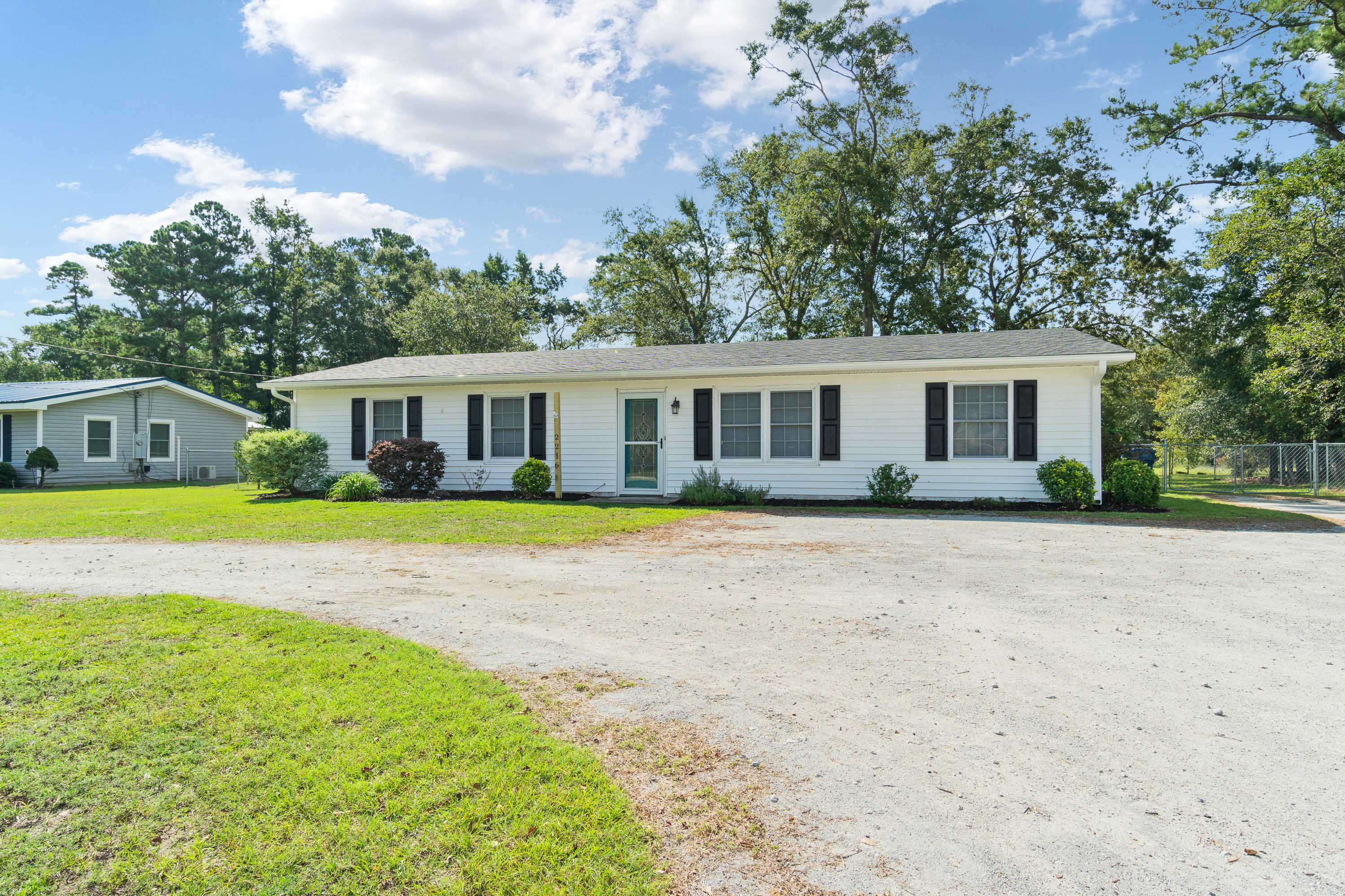 2216 State Road 1490