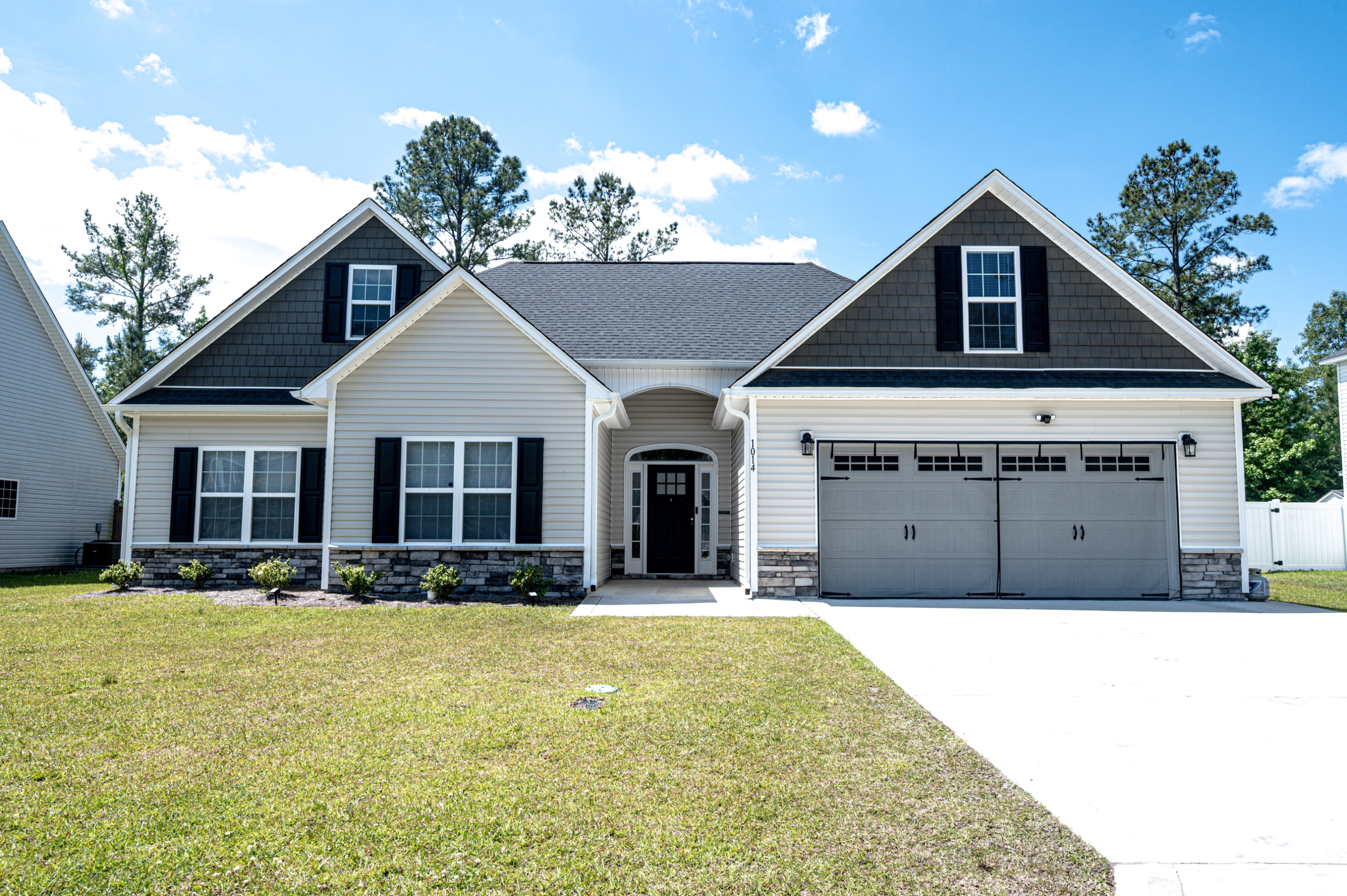 1014 Mackerel Manor